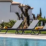 منتجع Quinta Do Algarvio Village 4*