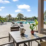 منتجع Quinta Do Algarvio Village 4*